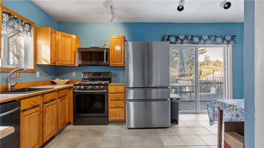 9 Williston Street, Cranston, RI 02920 - #3
