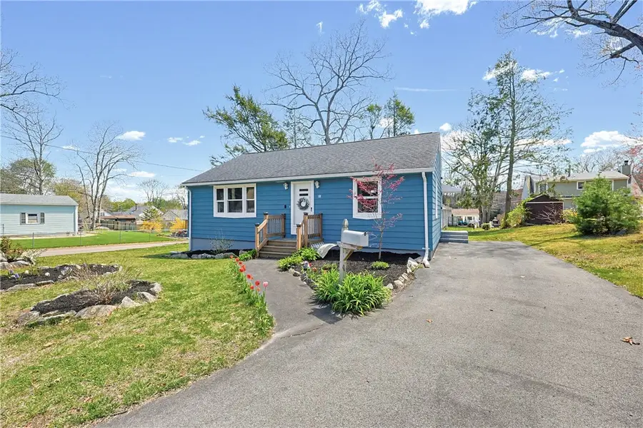 18 Adelaide Avenue, Smithfield, RI 02917 - #2