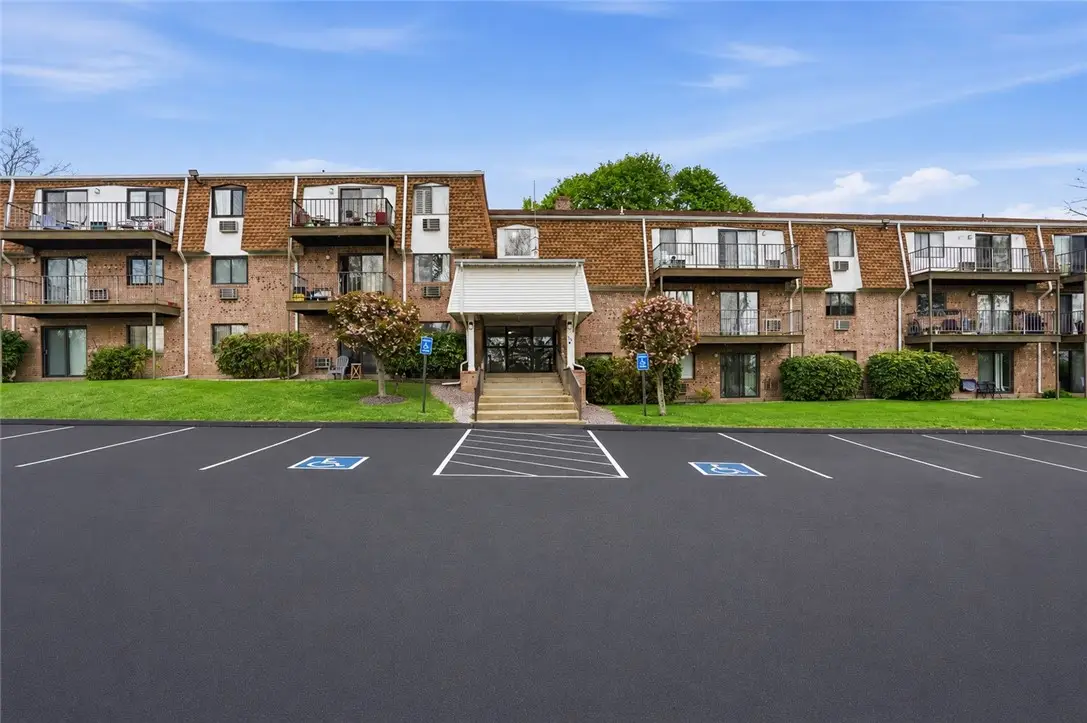 752 Quaker Lane #B307, Warwick, RI 02818 - #1