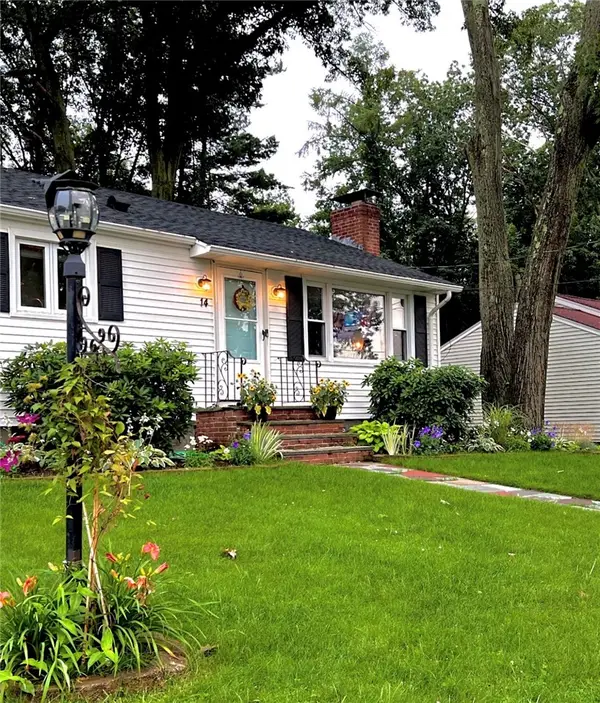 14 Woodhill Drive, Cranston, RI 02920