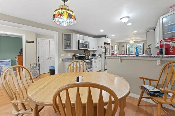 2 Burnside Avenue, Seekonk, MA 02771