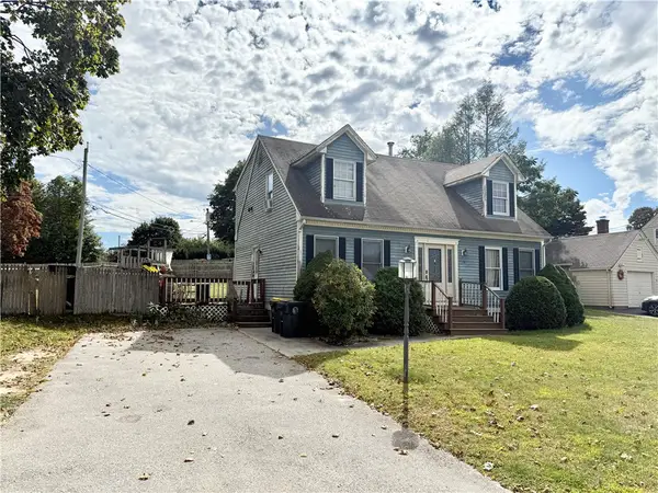 13 Willow Road, Smithfield, RI 02828
