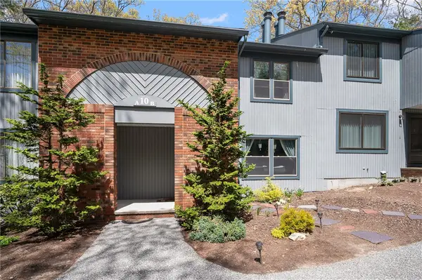 10 Pheasant Run #B, Smithfield, RI 02917