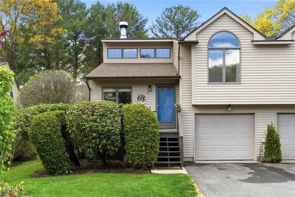 90 Cardinal Drive, North Kingstown, RI 02852