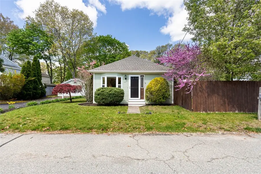 109 Pinegrove Avenue, Warwick, RI 02889 - #3
