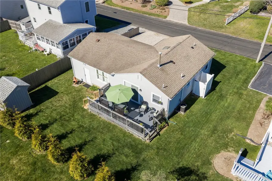 18 Chestnut Avenue, Narragansett, RI 02882 - #3