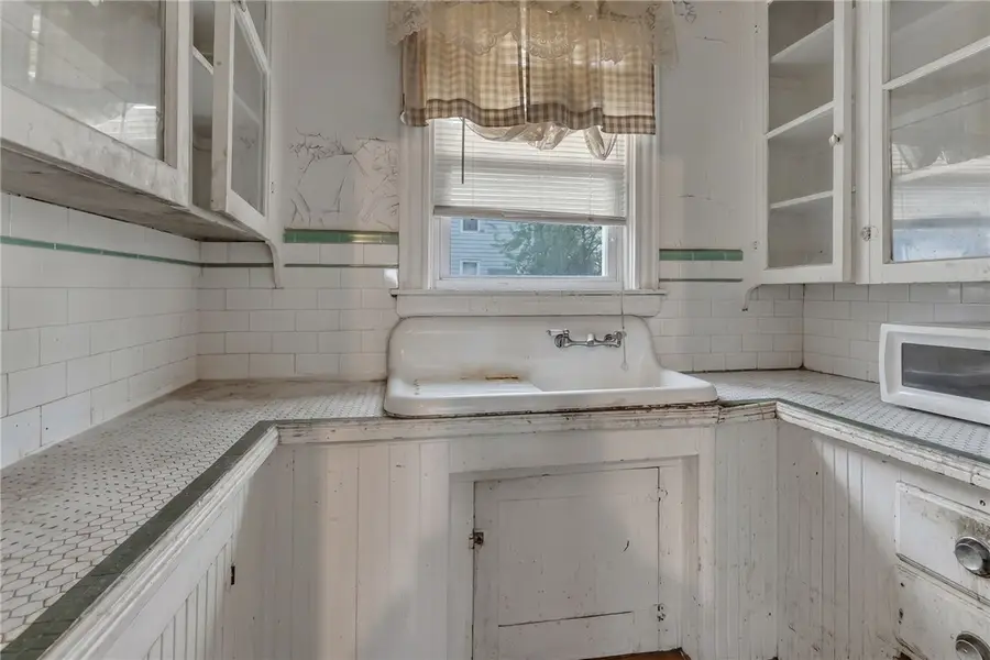 11 Grand View Street, Providence, RI 02906 - #3
