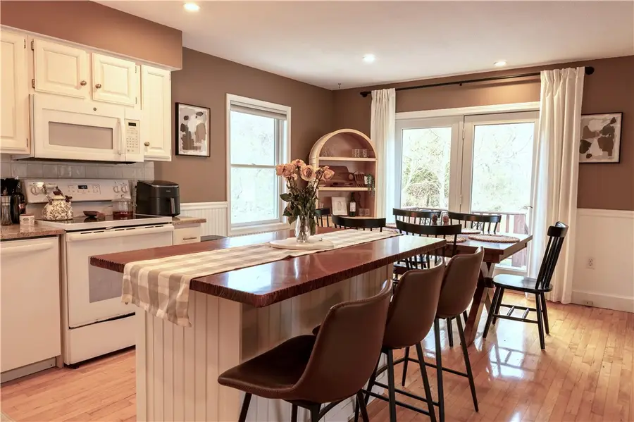 435 Allen Avenue, South Kingstown, RI 02879 - #3