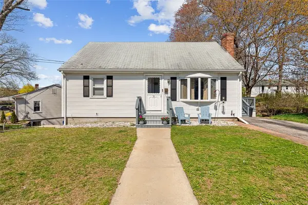 39 Oakland Drive, West Warwick, RI 02893