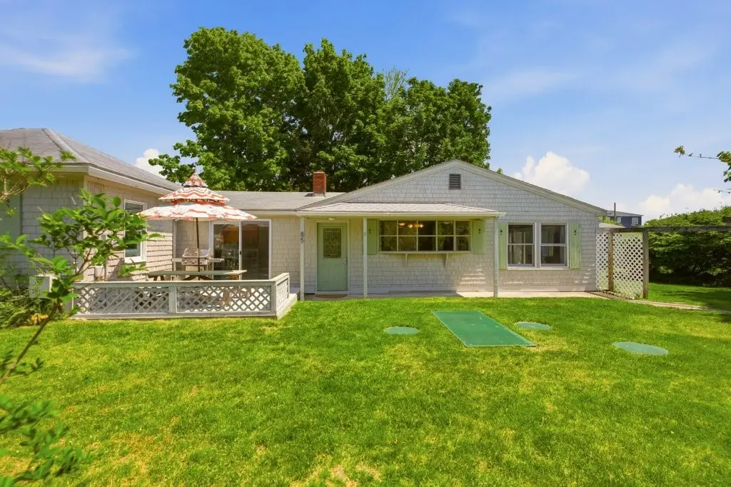 85 Highland Avenue, Portsmouth, RI 02871 - #1