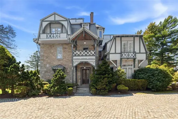 6 Howe Avenue #8, Newport, RI 02840
