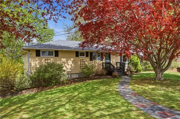 24 Harbor View Road, Portsmouth, RI 02871