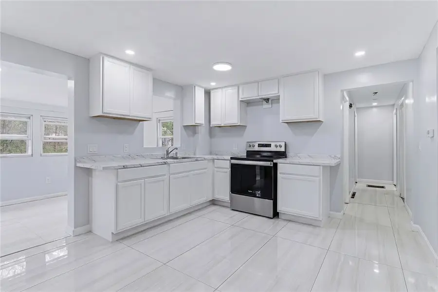 27 Douglas Circle, Smithfield, RI 02828 - #2