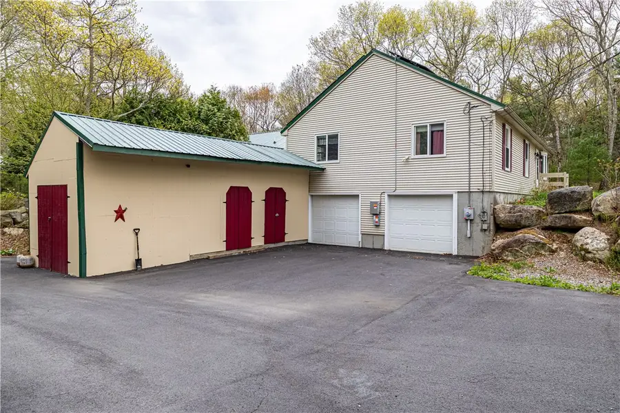 956 Reynolds Road, Glocester, RI 02814 - #3