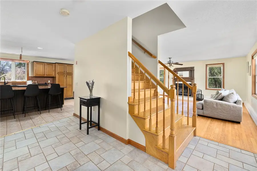 6 Country Road, Warren, RI 02885 - #3