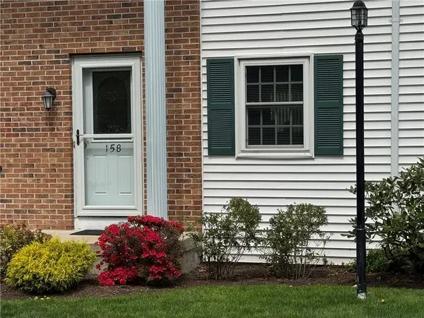 158 Scenery Lane, Johnston, RI 02919