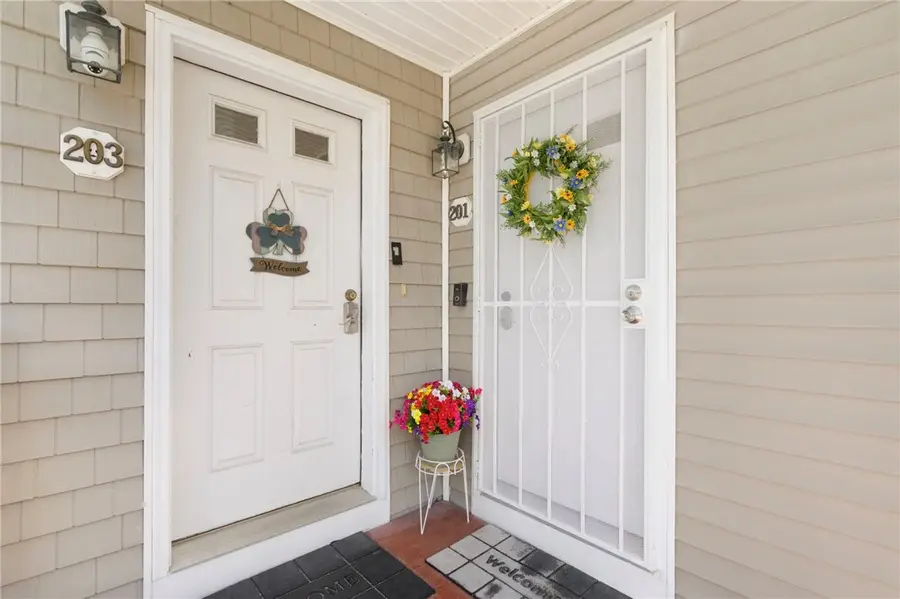 231 Maple Avenue #201, Newport, RI 02840 - #2