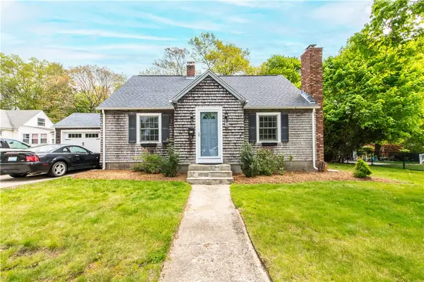 75 Knotty Oak Road, Coventry, RI 02816