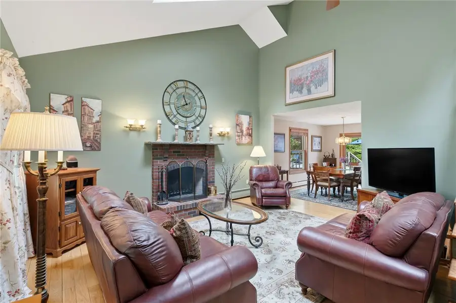 20 Follett Street, North Smithfield, RI 02896 - #3