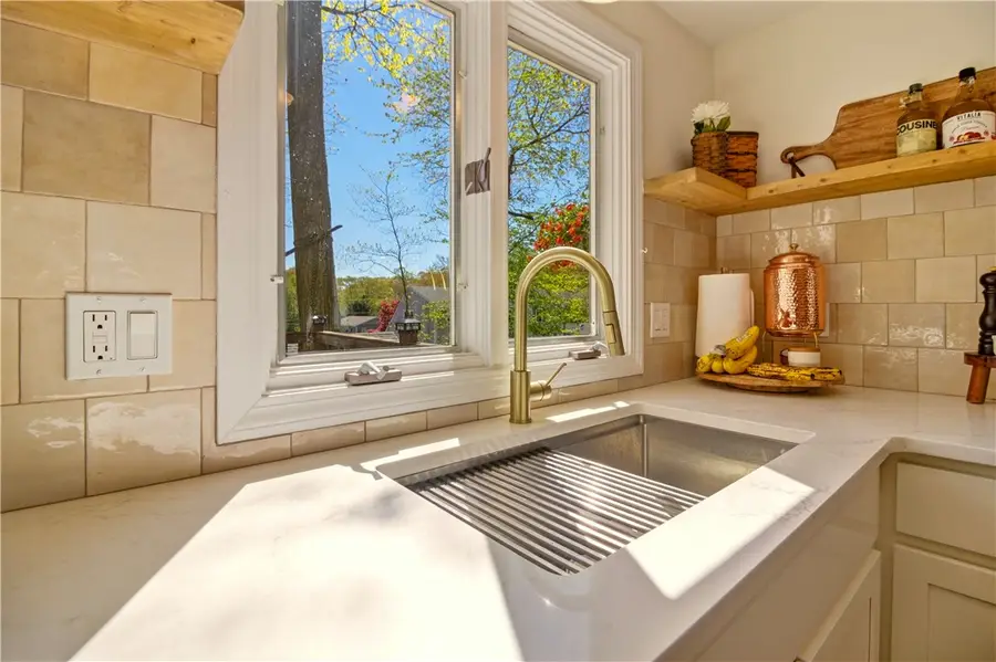 8 Monterey Drive, Bristol, RI 02809 - #3