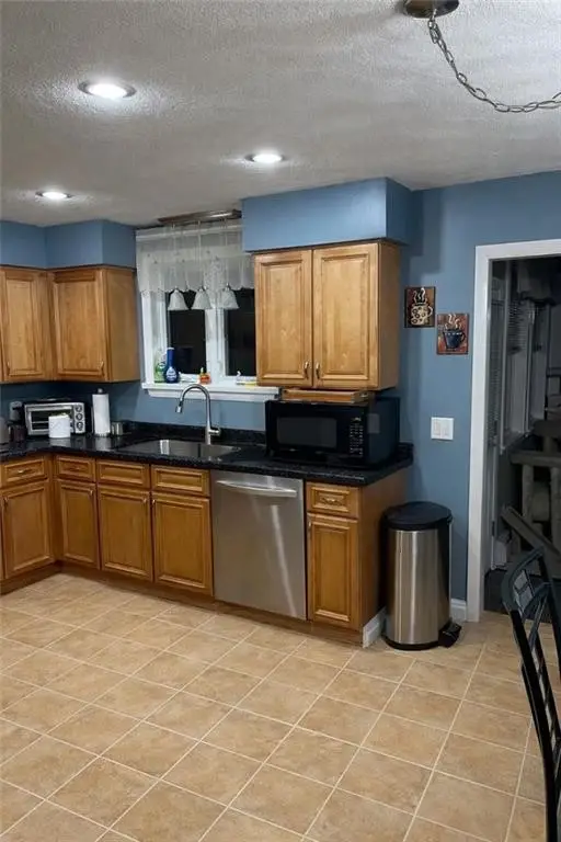 63 Capwell Avenue, Woonsocket, RI 02895 - #3