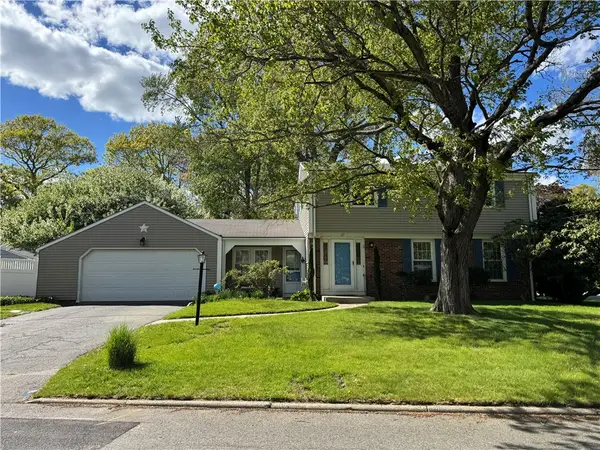 27 Monmouth Drive, East Providence, RI 02515