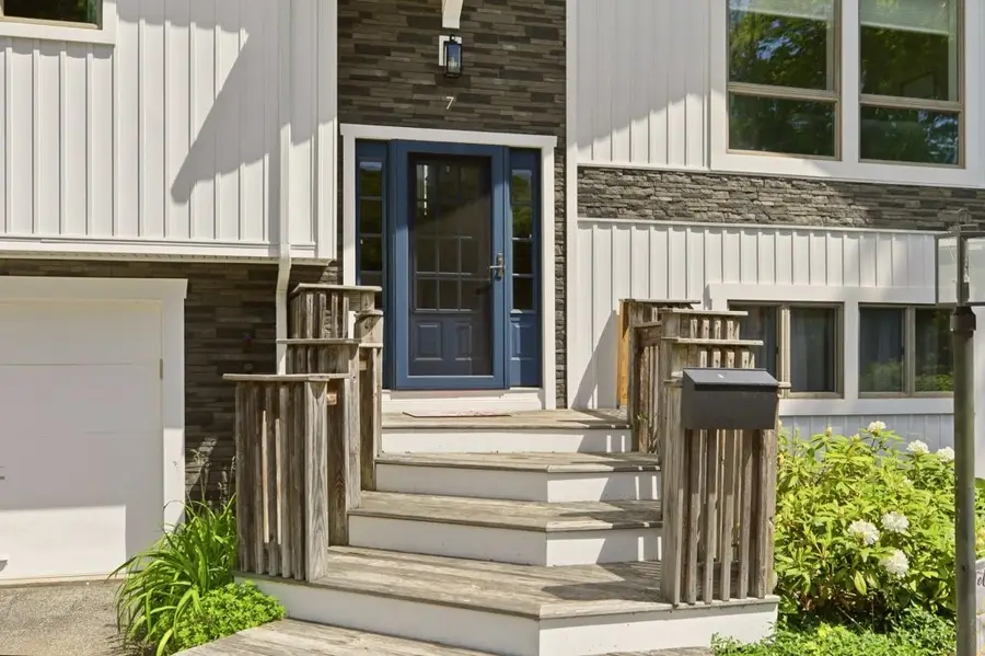 7 Friar Tuck Road, Warwick, RI 02886 - #2