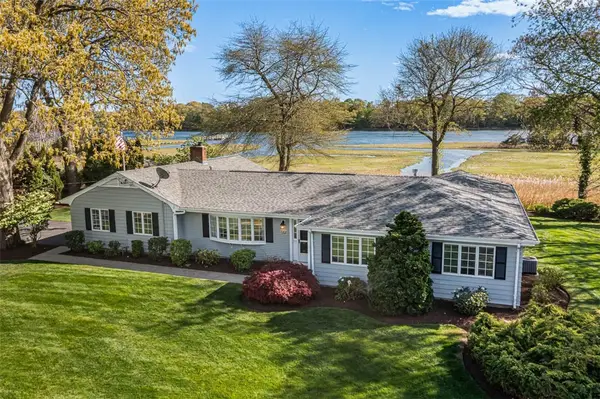 33 Meadowbrook Drive, Barrington, RI 02806