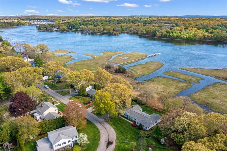 33 Meadowbrook Drive, Barrington, RI 02806 - #2