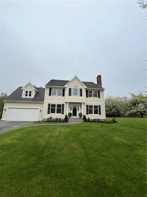 43 Blue Grass Drive, Middletown, RI 02842
