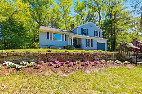 10 Lofty Heights Road, Westerly, RI 02891