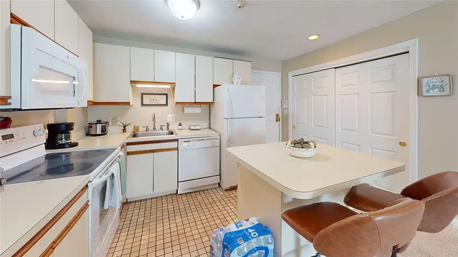201 Woodlawn Avenue #104, North Providence, RI 02904 - #2