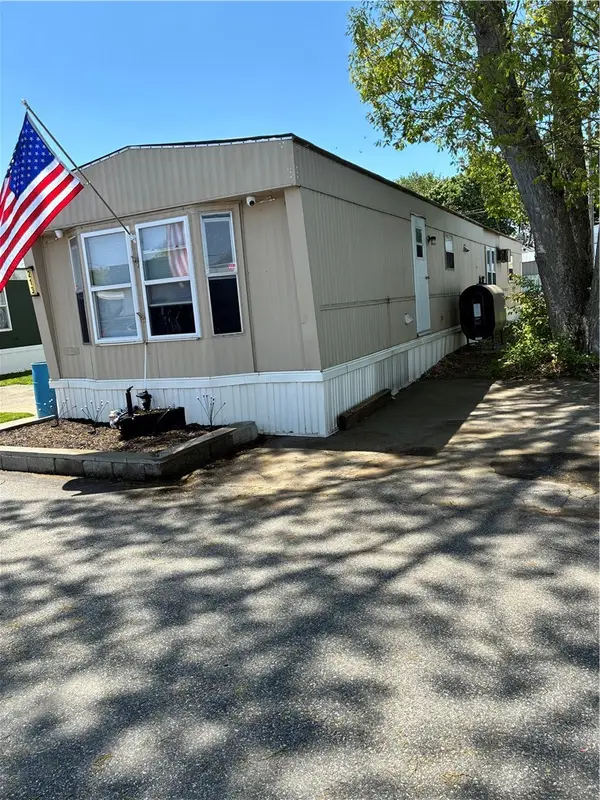 245 Manton Street, Pawtucket, RI 02861