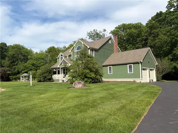 35 Great Road, Barrington, RI 02806