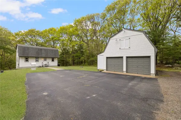 637 Read School House Road, Coventry, RI 02816