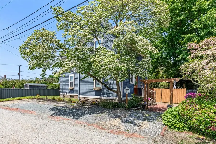 10 Burton Avenue, Riverside, RI 02915 - #3