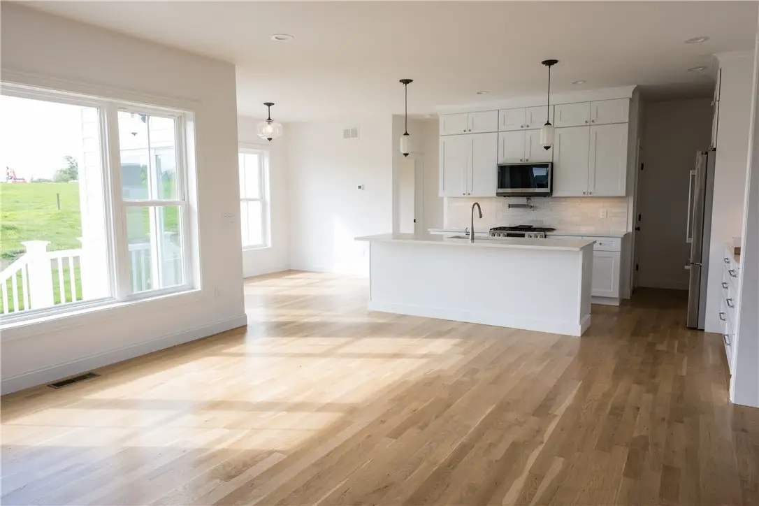 10 Revolution Way, Middletown, RI 02842 - #1