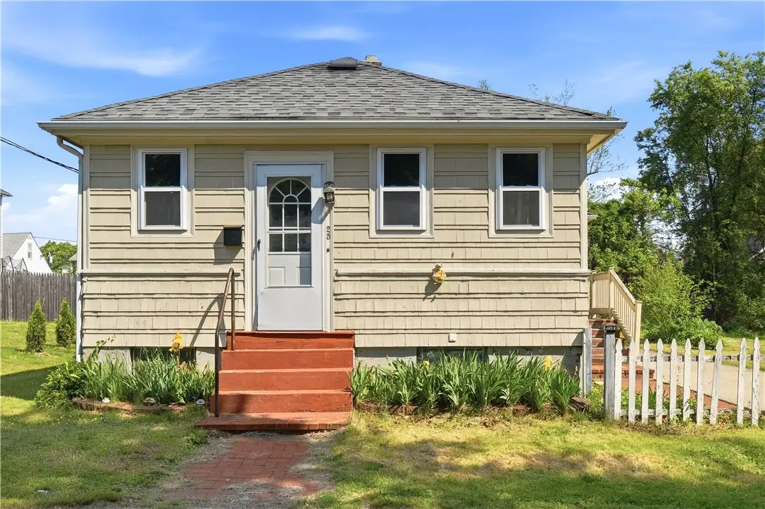 25 Oakdale Street, Warwick, RI 02888 - #1