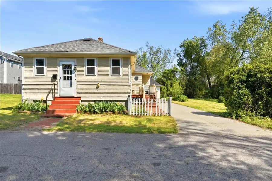 25 Oakdale Street, Warwick, RI 02888 - #3