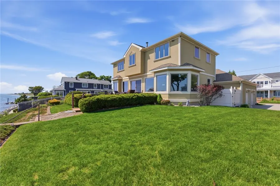 25 Narragansett Street, North Kingstown, RI 02852 - #2