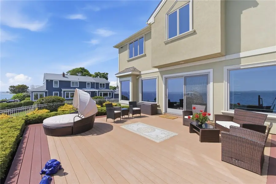 25 Narragansett Street, North Kingstown, RI 02852 - #3