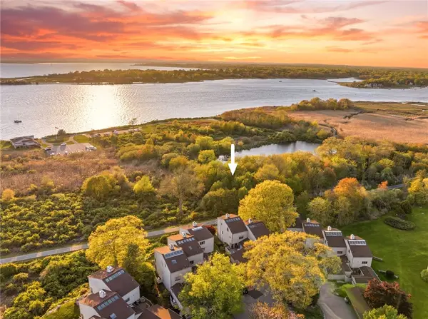 31 Seabreeze Lane, Bristol, RI 02809
