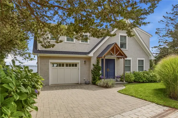 81 Bayside Avenue, Portsmouth, RI 02871