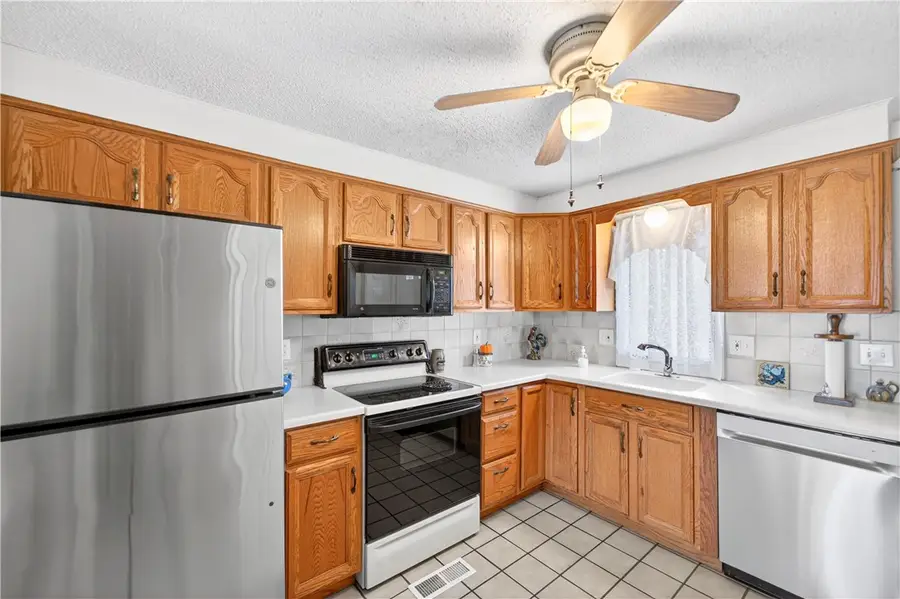 39 Dale Avenue #B, Johnston, RI 02919 - #3