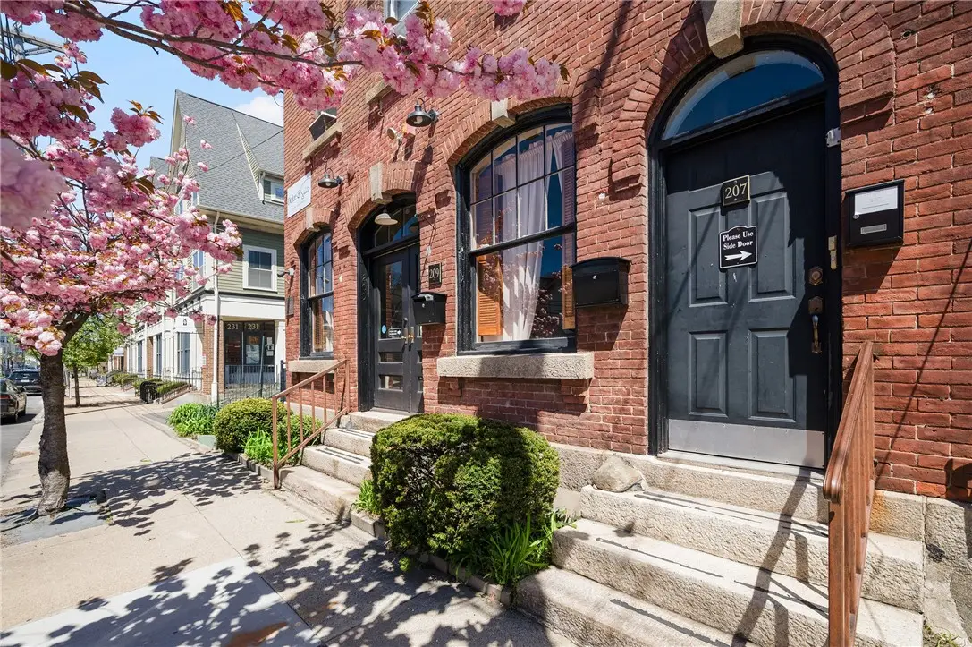 207 Douglas Avenue, Providence, RI 02908 - #1