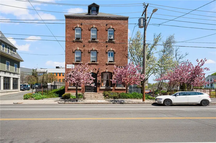 207 Douglas Avenue, Providence, RI 02908 - #3