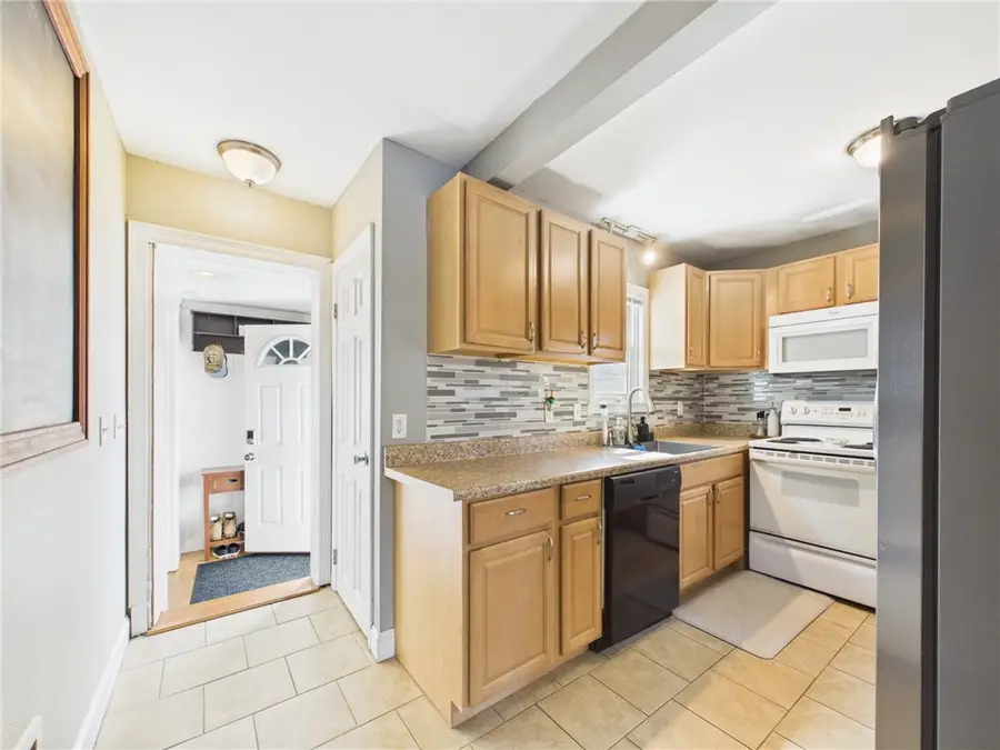 122 Gordon Avenue, Warwick, RI 02889 - #3