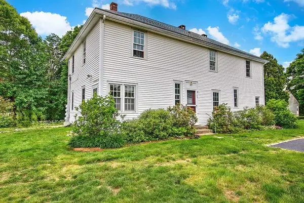 32 Paddy Hill Rd Road, South Kingstown, RI 02879