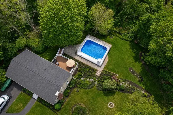 422 Rockland Road, Scituate, RI 02857