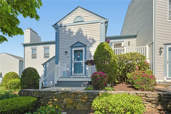 1 Willow Glen Circle #27, Warwick, RI 02889